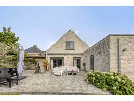 huis met 4 slaapkamers  ruime tuin en veel opties in bellem