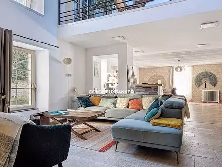 maison de caractère près de la rochelle : une âme de pierre et de lumière.