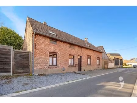 te renoveren woning met loods nabij centrum tildonk!