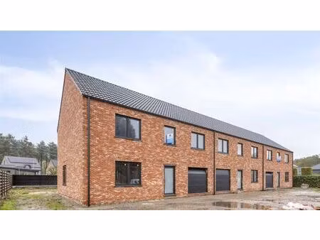 te koop: gesloten casco-nieuwbouwwoning met 4 slaapkamers!