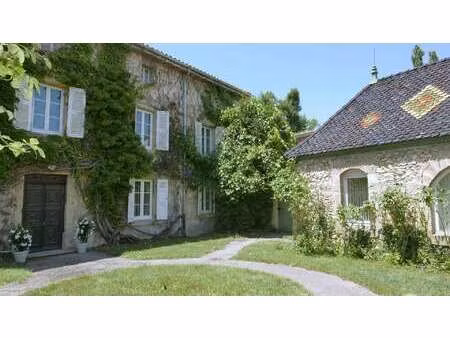 maison de luxe à vendre à valence : 1 100 000 € | 618m²