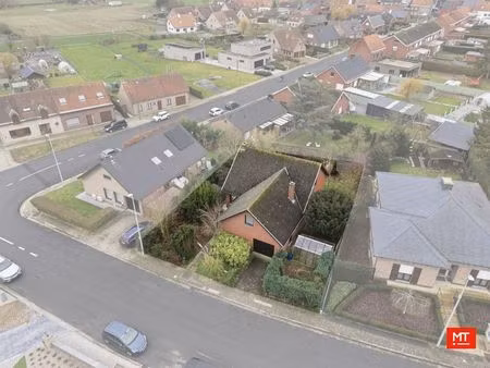 ruime alleenstaande woning te koop op een rustige locatie te beselare