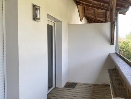 location appartement 3 pièces 47m² ares 33740