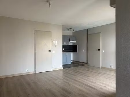 location appartement 2 pièces 39m² la rochelle 17000