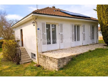 vente maison 4 pièces 97 m² à prin-deyrançon (79210)  189 000 €