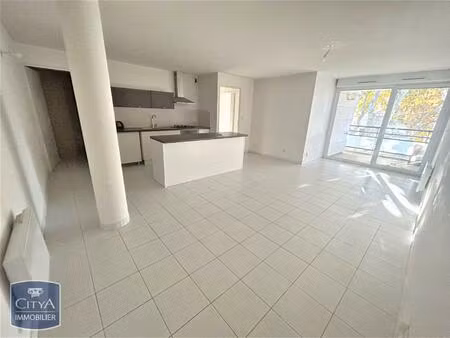 location appartement 3 pièces 65m² istres 13800