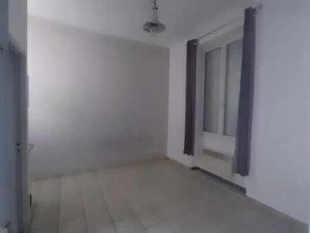 location appartement 1 pièce 18m² marignane 13700