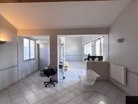 location local professionnel 100m² cognac 16100