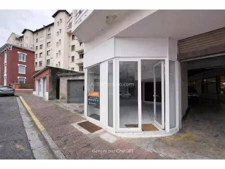 location local commercial 2 pièces 80 m2 à lourdes