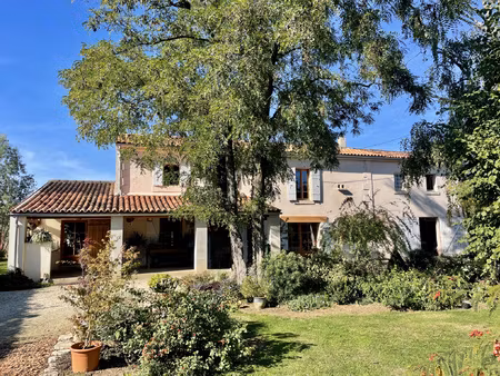 propriété 5 pièces principales avec dépendances et jardin ar