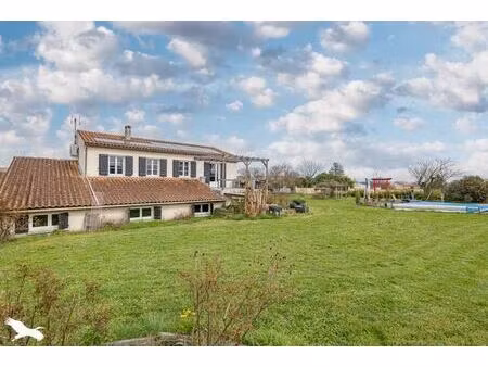 vente maison 8 pièces 201 m² marignac (17800)