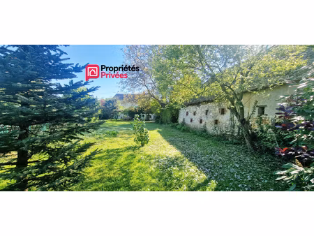 très belle maison rénovée de 133 m² - 5 pièces - terrasses - dépendances - grange et jardi