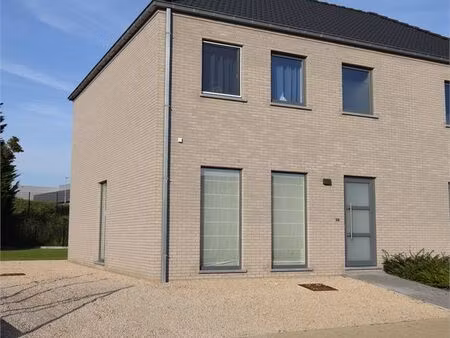 huis te koop in nederename met 3 slaapkamers