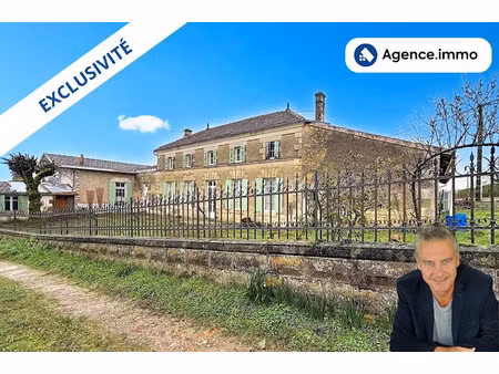 vente maison 8 pièces 162.58 m² à saint-bonnet-sur-gironde (17150)  289 000 €