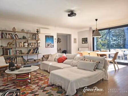nîmes villa avec dépendance de type 9 avec piscine