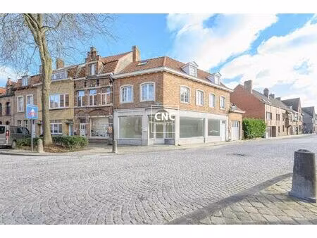 handelspand met woonst op toplocatie in centrum van brugge