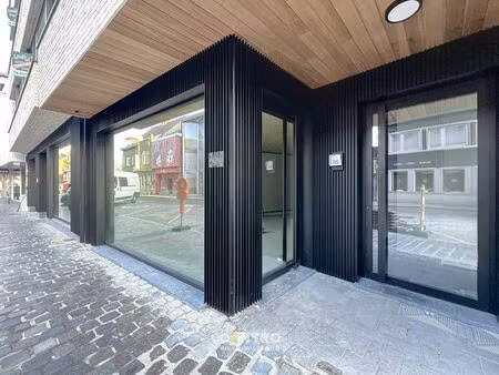 casco handelsgelijkvloers (± 60m²)  verdere afwerking in onderling overleg!