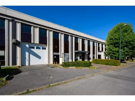 location : local idéal petit stockage - production - idéal artisan / pme/pmi