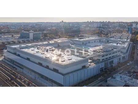 a louer  hotel logistique les ardoines