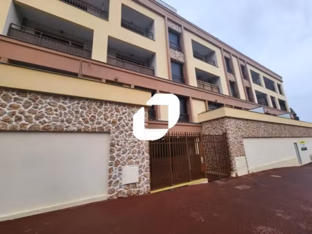 location commerce saint cyr l ecole 78210