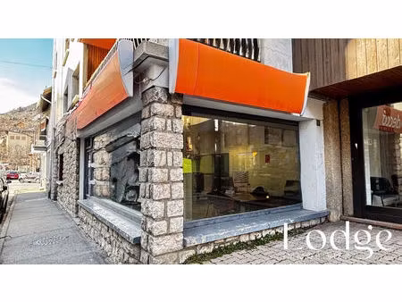 vente local commercial 61m2 briançon 05100 - 149000 € - surface privée