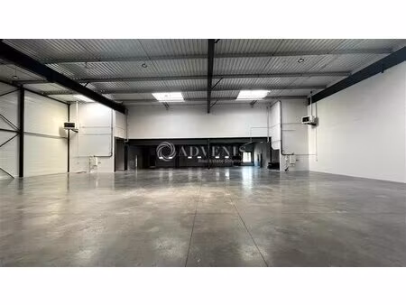 local d'activités neuf a vendre