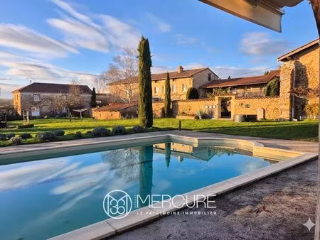 propriété à vézelin-sur-loire