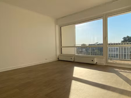 location appartement 2 pièces  59.81m²  angers