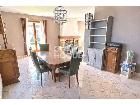 maison au coudray montceaux