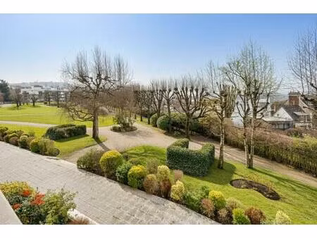 appartement 5 pièces de 96 m² en vente à saint-cloud