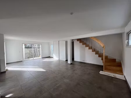 location maison 4 pièces 120m²