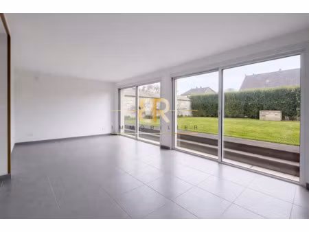 maison / rer e / jardin / vue degagee