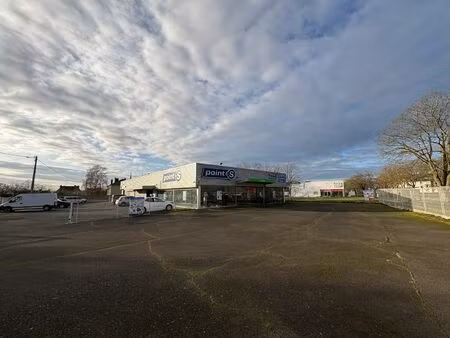 location local commercial 331m² pithiviers 45300