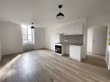 location appartement 3 pièces 44m2 carmaux 81400 - 450 € - surface privée