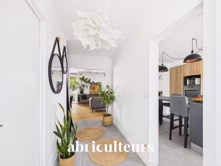 aux sorinières  proche bourg  belle maison familiale plus studio possible