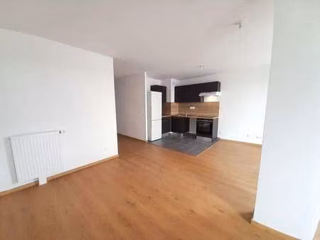 location appartement 3 pièces à rezé (44400) : à louer 3 pièces / 65m² rezé