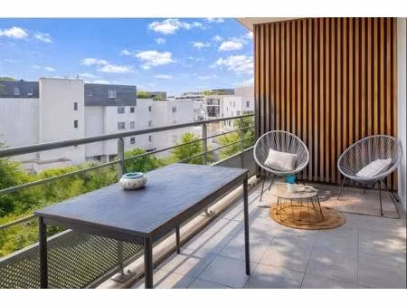 t2 lumineux avec terrasse loggia à montpellier