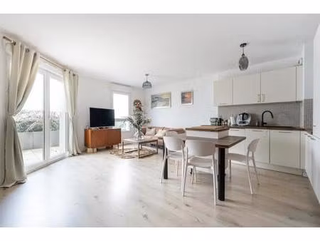 charmant 3 pièces avec terrasse à poissy