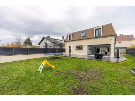 charmante maison récente de 4 chambres aux mureaux