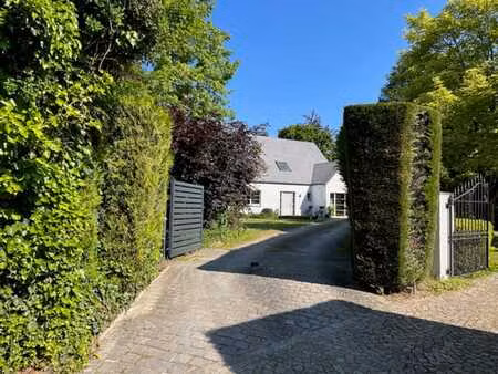 splendide villa lumineuse situé au fond d'un clos au calme