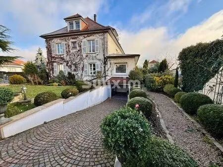 bel appartement quatre pieces avec jardin