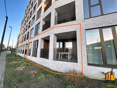 appartement r-d-ch chambre et terrasse + emplacement parking