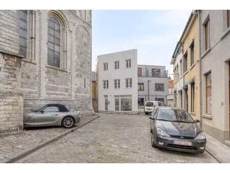 belle maison de ville rénovée  située au centre de tirlemont