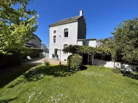 maison 4 façades avec 4 chambres et grand terrain à athus
