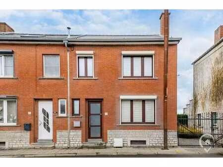 maison 3 chambres entièrement rénovée à florennes