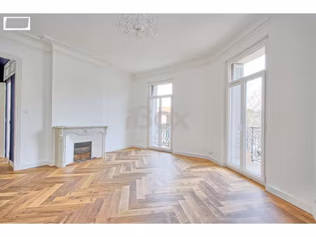 toulon haute ville - 74m2 entierement renove