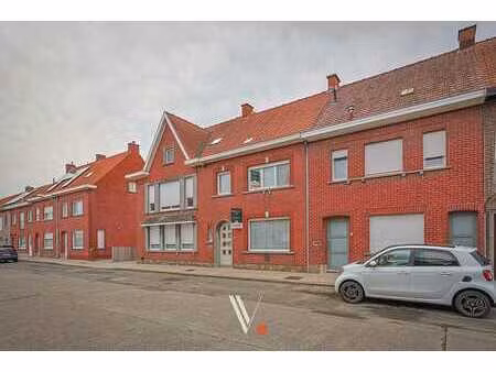 te renoveren woning met bijzonder veel potentieel