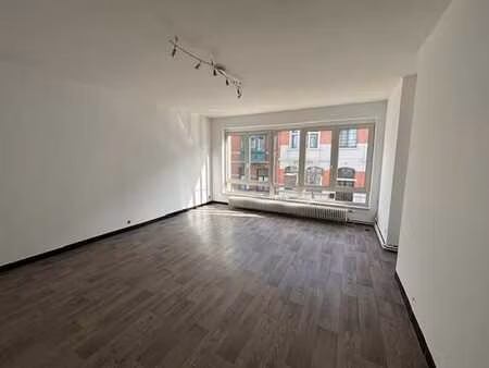 appartement 2 ch. lumineux  peb b  la louvière