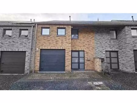 maison habitable rapidement + garage et jardin