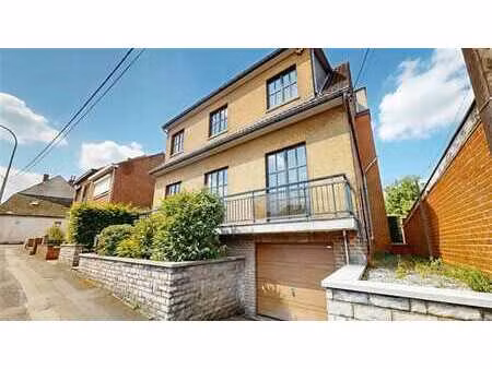 magnifique maison 5 chambres  beau jardin  grenier  caves et